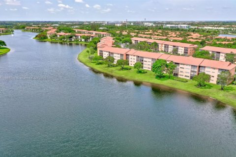 Condo in Pembroke Pines, Florida, 2 bedrooms  № 1942255 - photo 28