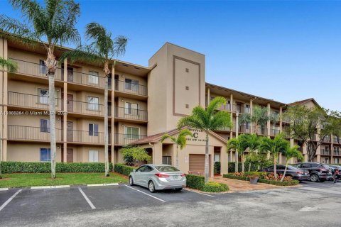 Copropriété à vendre à Pembroke Pines, Floride: 2 chambres, 105.63 m2 № 1942255 - photo 2