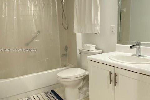 Condo in Pembroke Pines, Florida, 2 bedrooms  № 1942255 - photo 14