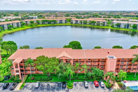 Copropriété à vendre à Pembroke Pines, Floride: 2 chambres, 105.63 m2 № 1942255 - photo 4