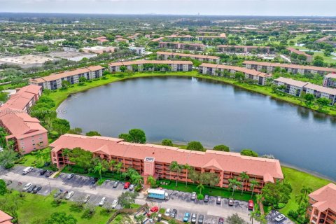 Condo in Pembroke Pines, Florida, 2 bedrooms  № 1942255 - photo 23