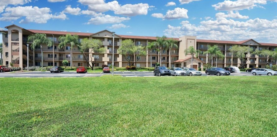 Condo in Pembroke Pines, Florida, 2 bedrooms  № 1942255