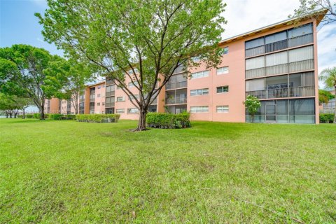 Copropriété à vendre à Pembroke Pines, Floride: 2 chambres, 105.63 m2 № 1942255 - photo 20