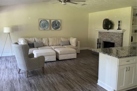 House in Gainesville, Florida 3 bedrooms, 151.52 sq.m. № 1884383 - photo 7