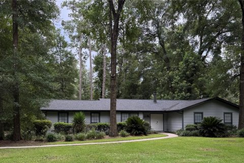House in Gainesville, Florida 3 bedrooms, 151.52 sq.m. № 1884383 - photo 1