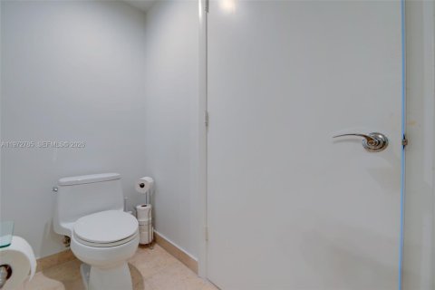 Condominio en venta en Hallandale Beach, Florida, 3 dormitorios, 144.37 m2 № 2033180 - foto 23