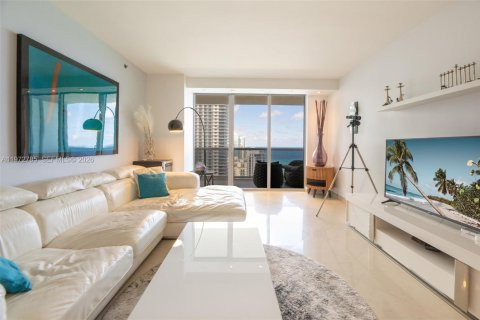 Condominio en venta en Hallandale Beach, Florida, 3 dormitorios, 144.37 m2 № 2033180 - foto 4