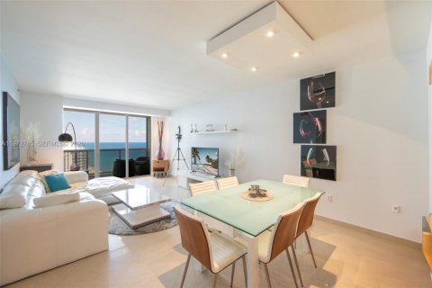 Condominio en venta en Hallandale Beach, Florida, 3 dormitorios, 144.37 m2 № 2033180 - foto 7