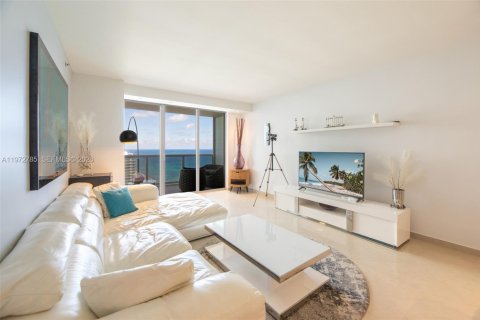 Condominio en venta en Hallandale Beach, Florida, 3 dormitorios, 144.37 m2 № 2033180 - foto 5