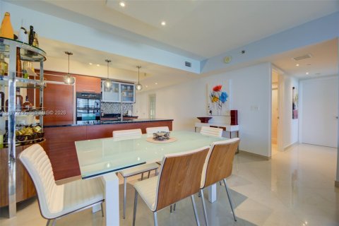 Condominio en venta en Hallandale Beach, Florida, 3 dormitorios, 144.37 m2 № 2033180 - foto 11