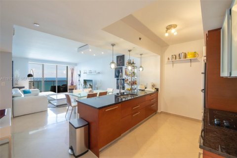 Condominio en venta en Hallandale Beach, Florida, 3 dormitorios, 144.37 m2 № 2033180 - foto 9