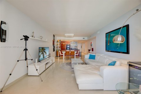 Condominio en venta en Hallandale Beach, Florida, 3 dormitorios, 144.37 m2 № 2033180 - foto 13