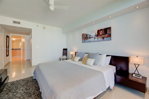 Condominio en venta en Hallandale Beach, Florida, 3 dormitorios, 144.37 m2 № 2033180 - foto 19