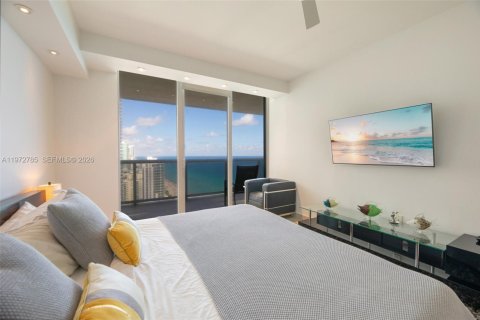 Condominio en venta en Hallandale Beach, Florida, 3 dormitorios, 144.37 m2 № 2033180 - foto 17