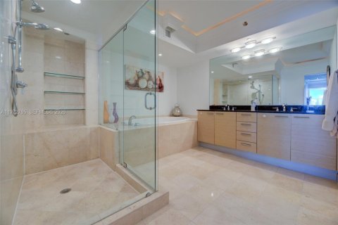 Condominio en venta en Hallandale Beach, Florida, 3 dormitorios, 144.37 m2 № 2033180 - foto 22