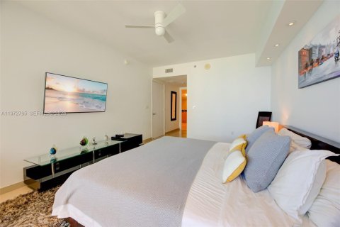 Condominio en venta en Hallandale Beach, Florida, 3 dormitorios, 144.37 m2 № 2033180 - foto 20