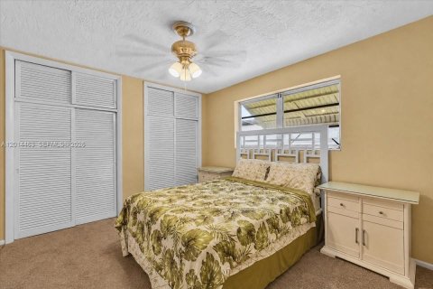 House in Cooper City, Florida 3 bedrooms, 156.26 sq.m. № 2076279 - photo 8