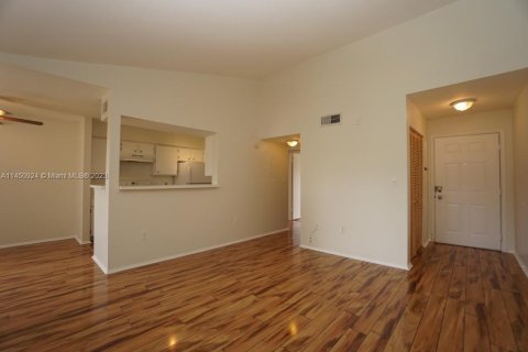 Condominio en venta en Oakland Park, Florida, 1 dormitorio, 77.48 m2 № 1980010 - foto 11