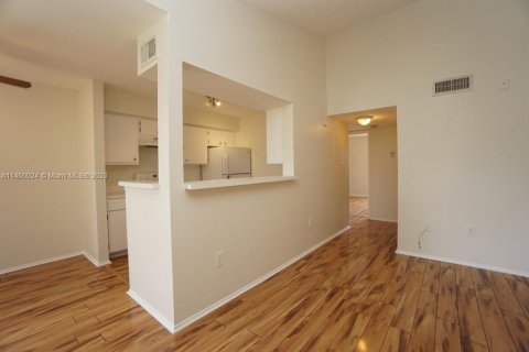 Condominio en venta en Oakland Park, Florida, 1 dormitorio, 77.48 m2 № 1980010 - foto 22