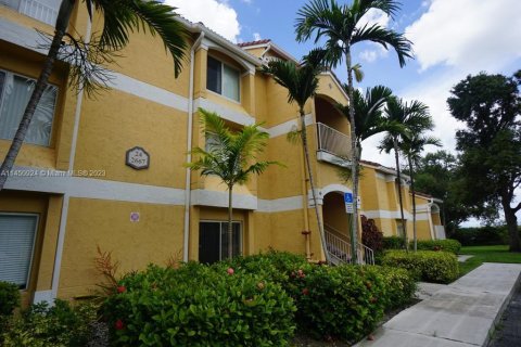Condominio en venta en Oakland Park, Florida, 1 dormitorio, 77.48 m2 № 1980010 - foto 3