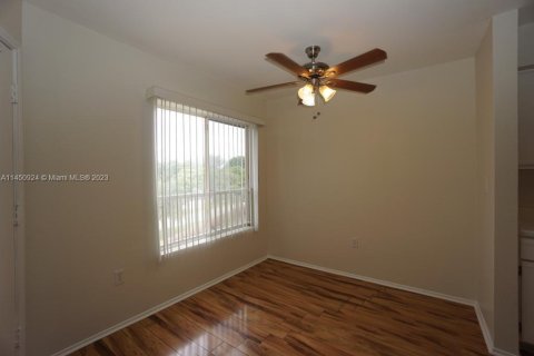 Condominio en venta en Oakland Park, Florida, 1 dormitorio, 77.48 m2 № 1980010 - foto 17