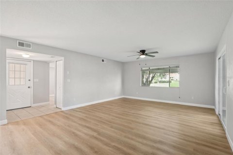 Duplex à vendre à New Smyrna Beach, Floride: 3 chambres, 170.94 m2 № 1866563 - photo 13
