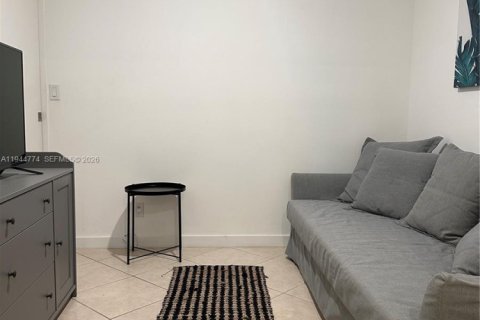 Condo in Aventura, Florida, 1 bedroom  № 2001384 - photo 4