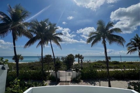 Condo in Miami Beach, Florida, 1 bedroom  № 1763513 - photo 10