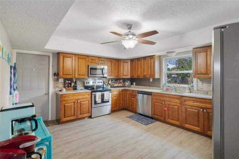 House in Saint Petersburg, Florida 5 bedrooms, 230.03 sq.m. № 1648697 - photo 16