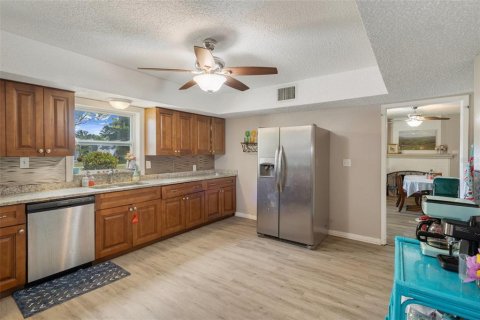 House in Saint Petersburg, Florida 5 bedrooms, 230.03 sq.m. № 1648697 - photo 17