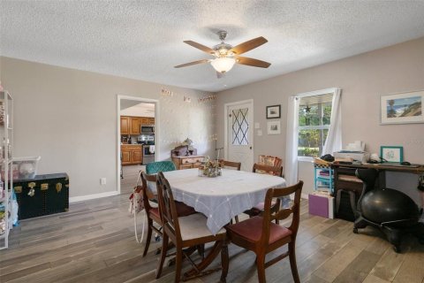 House in Saint Petersburg, Florida 5 bedrooms, 230.03 sq.m. № 1648697 - photo 7