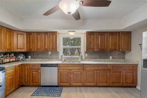 House in Saint Petersburg, Florida 5 bedrooms, 230.03 sq.m. № 1648697 - photo 20