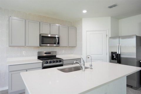 Villa ou maison à vendre à Zephyrhills, Floride: 3 chambres, 182.18 m2 № 2207225 - photo 9
