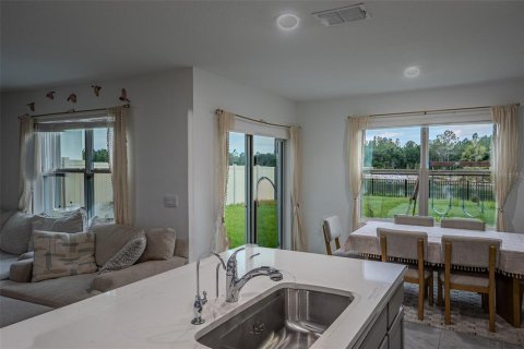 Villa ou maison à vendre à Zephyrhills, Floride: 3 chambres, 182.18 m2 № 2207225 - photo 8