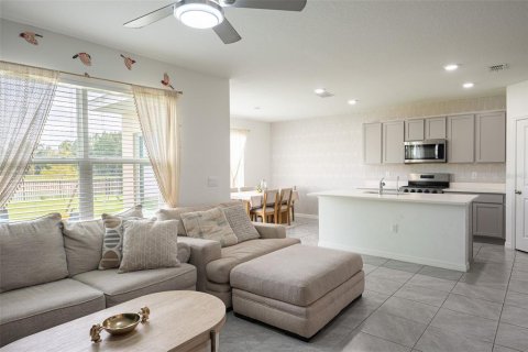 Villa ou maison à vendre à Zephyrhills, Floride: 3 chambres, 182.18 m2 № 2207225 - photo 4