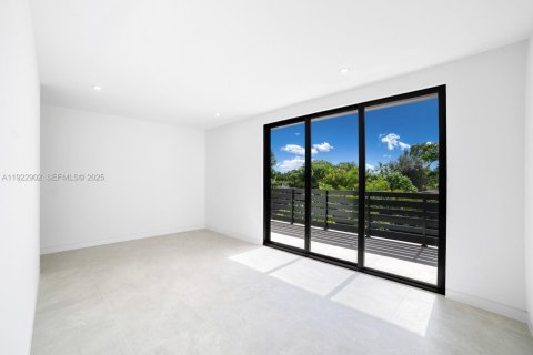 Купить таунхаус в Майами, Флорида 4 спальни, 244.89м2, № 1984591 - фото 29