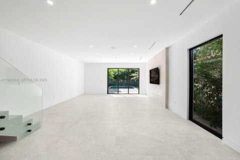 Купить таунхаус в Майами, Флорида 4 спальни, 244.89м2, № 1984591 - фото 13