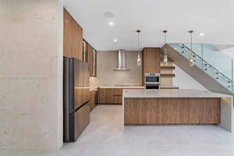 Купить таунхаус в Майами, Флорида 4 спальни, 244.89м2, № 1984591 - фото 6