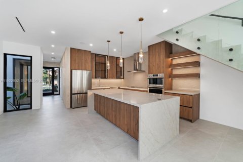 Купить таунхаус в Майами, Флорида 4 спальни, 244.89м2, № 1984591 - фото 8