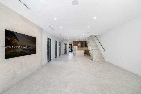 Купить таунхаус в Майами, Флорида 4 спальни, 244.89м2, № 1984591 - фото 12