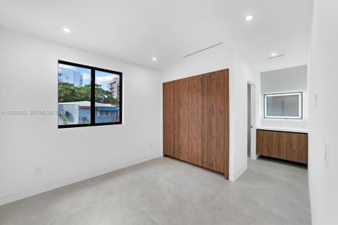 Купить таунхаус в Майами, Флорида 4 спальни, 244.89м2, № 1984591 - фото 14