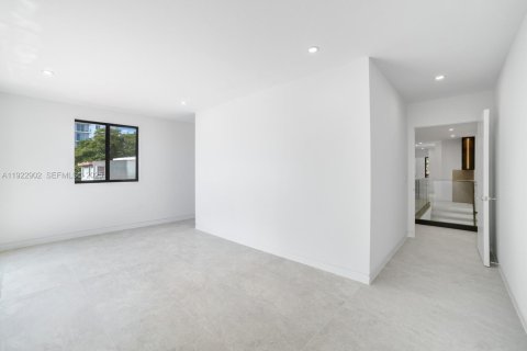 Купить таунхаус в Майами, Флорида 4 спальни, 244.89м2, № 1984591 - фото 30