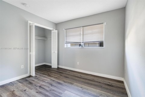 Copropriété à louer à Miami, Floride: 2 chambres, 85.47 m2 № 2023227 - photo 7