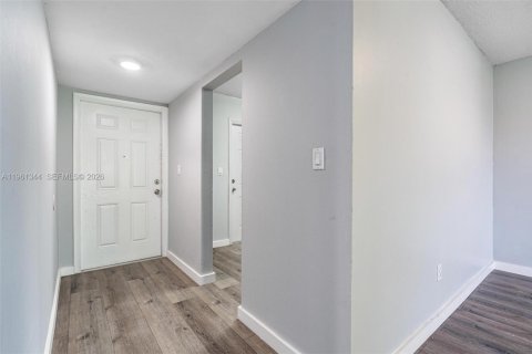 Copropriété à louer à Miami, Floride: 2 chambres, 85.47 m2 № 2023227 - photo 3