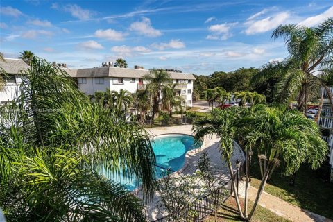Copropriété à louer à Miami, Floride: 2 chambres, 85.47 m2 № 2023227 - photo 16