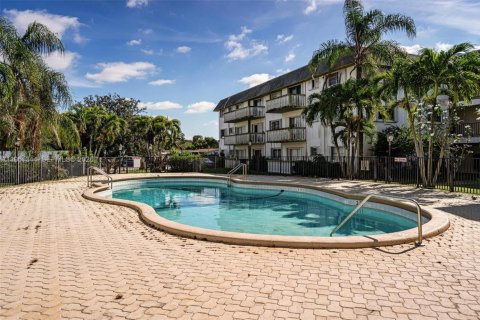 Copropriété à louer à Miami, Floride: 2 chambres, 85.47 m2 № 2023227 - photo 15