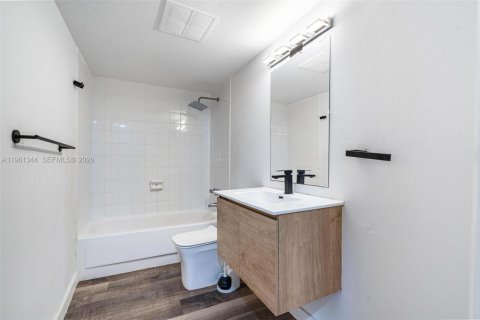 Copropriété à louer à Miami, Floride: 2 chambres, 85.47 m2 № 2023227 - photo 8