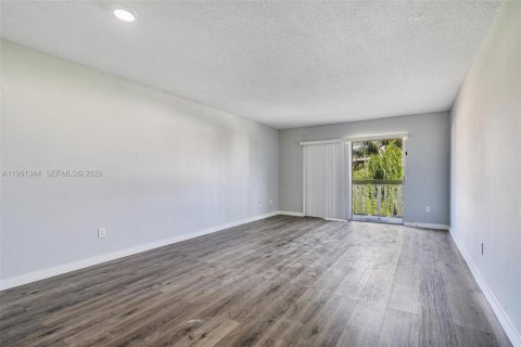 Copropriété à louer à Miami, Floride: 2 chambres, 85.47 m2 № 2023227 - photo 2