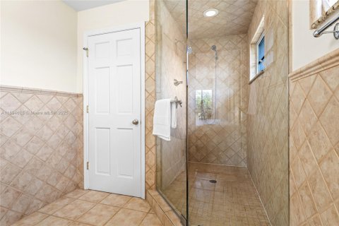 House in Wilton Manors, Florida 3 bedrooms, 148.27 sq.m. № 2189259 - photo 21