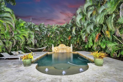 House in Wilton Manors, Florida 3 bedrooms, 148.27 sq.m. № 2189259 - photo 3